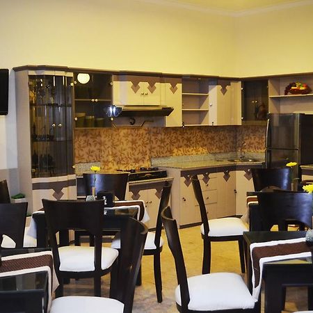 Srikandi Guesthouse Malang Eksteriør billede