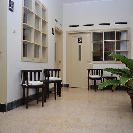 Srikandi Guesthouse Malang Eksteriør billede