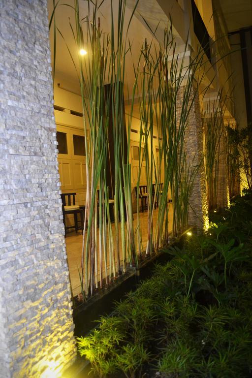 Srikandi Guesthouse Malang Eksteriør billede