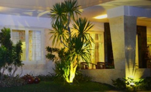 Srikandi Guesthouse Malang Eksteriør billede