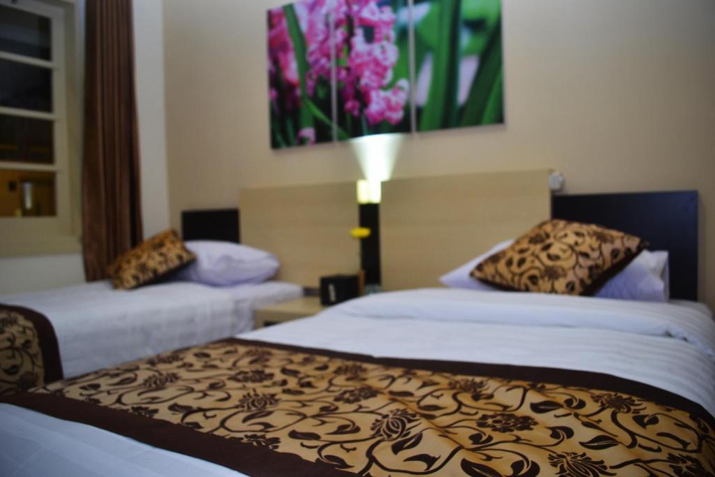 Srikandi Guesthouse Malang Eksteriør billede